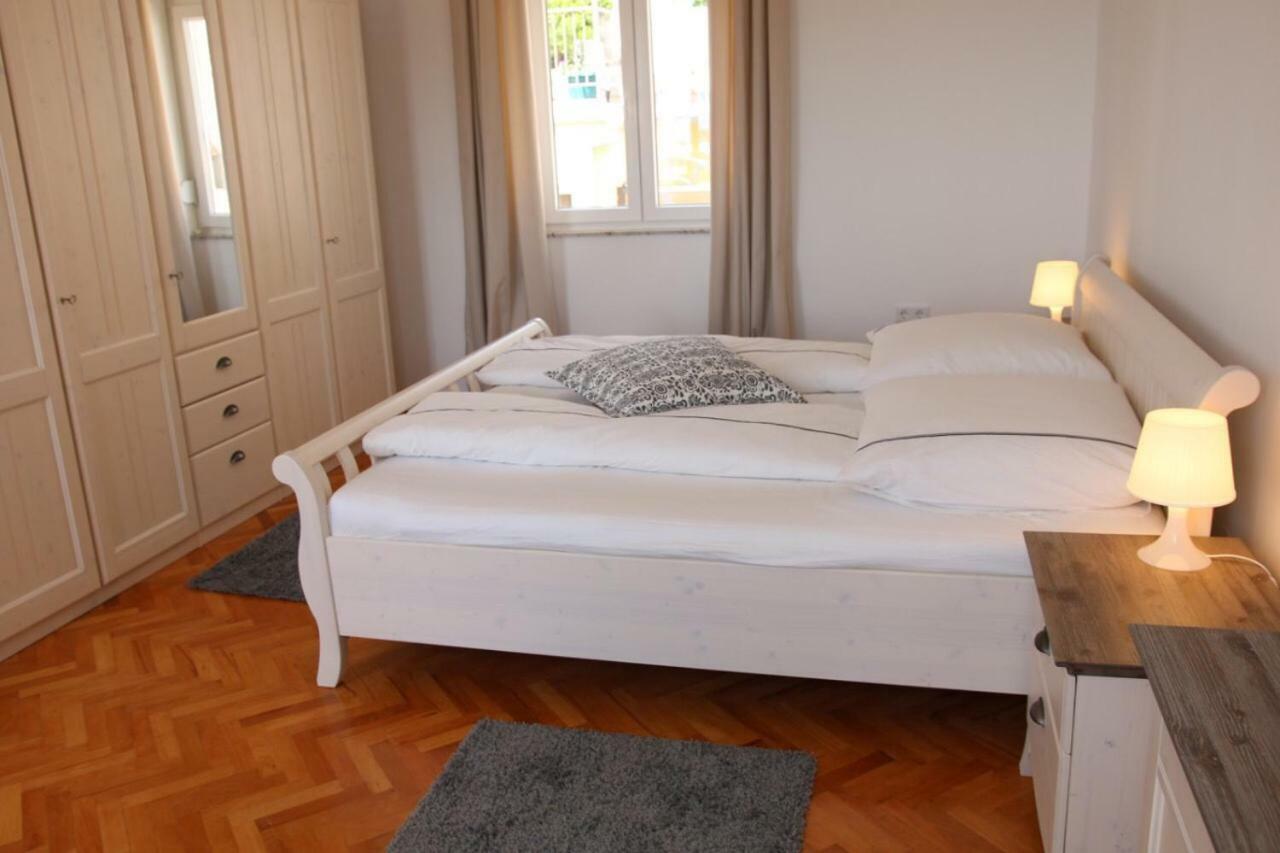 Central House Nona Crikvenica Exterior photo