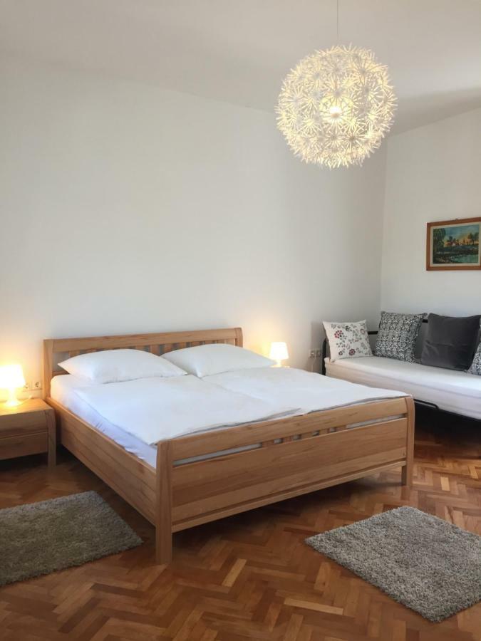 Central House Nona Crikvenica Exterior photo